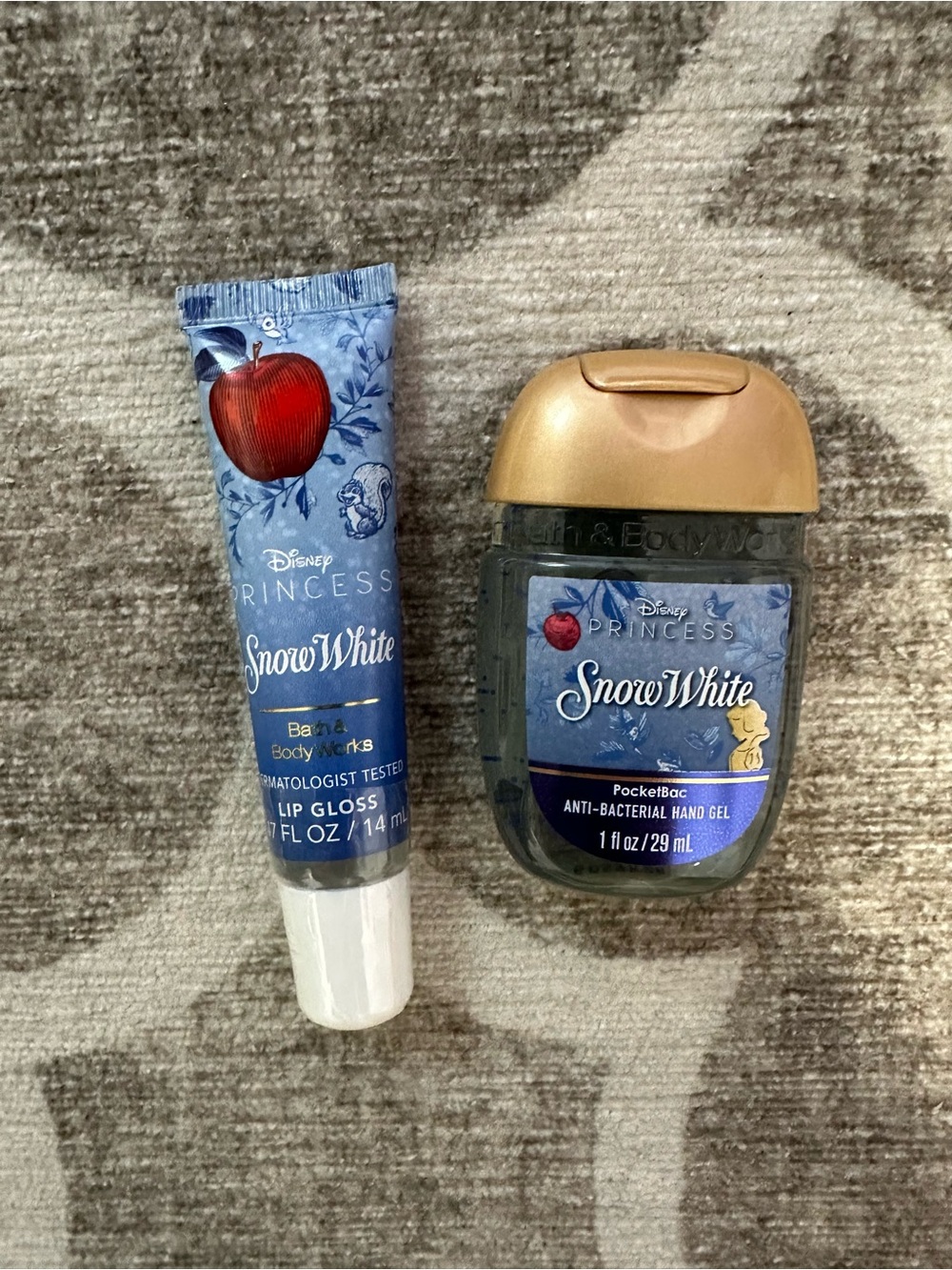 Bath & Body Works Disney Princess Snow White Gloss And Sanitizer Set.